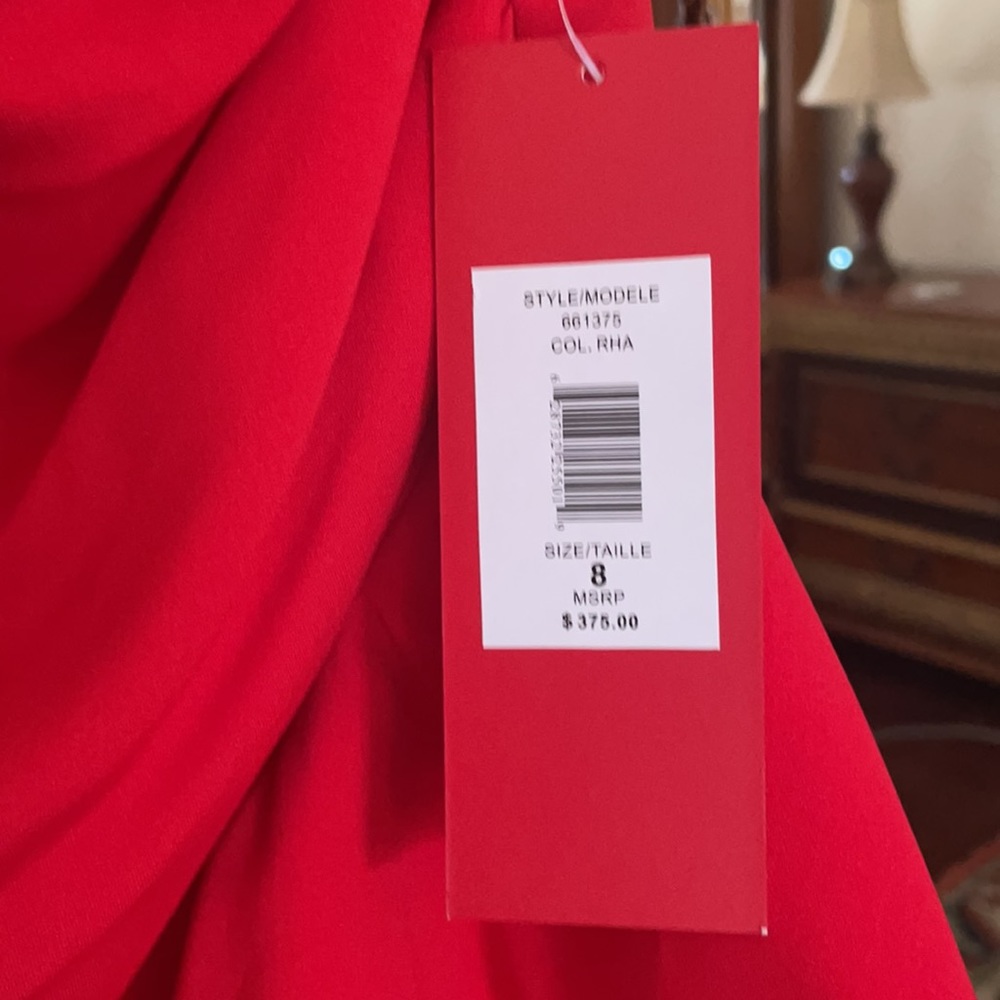 Beautiful red gown/dress Brand new with tags - Picture 4 of 7